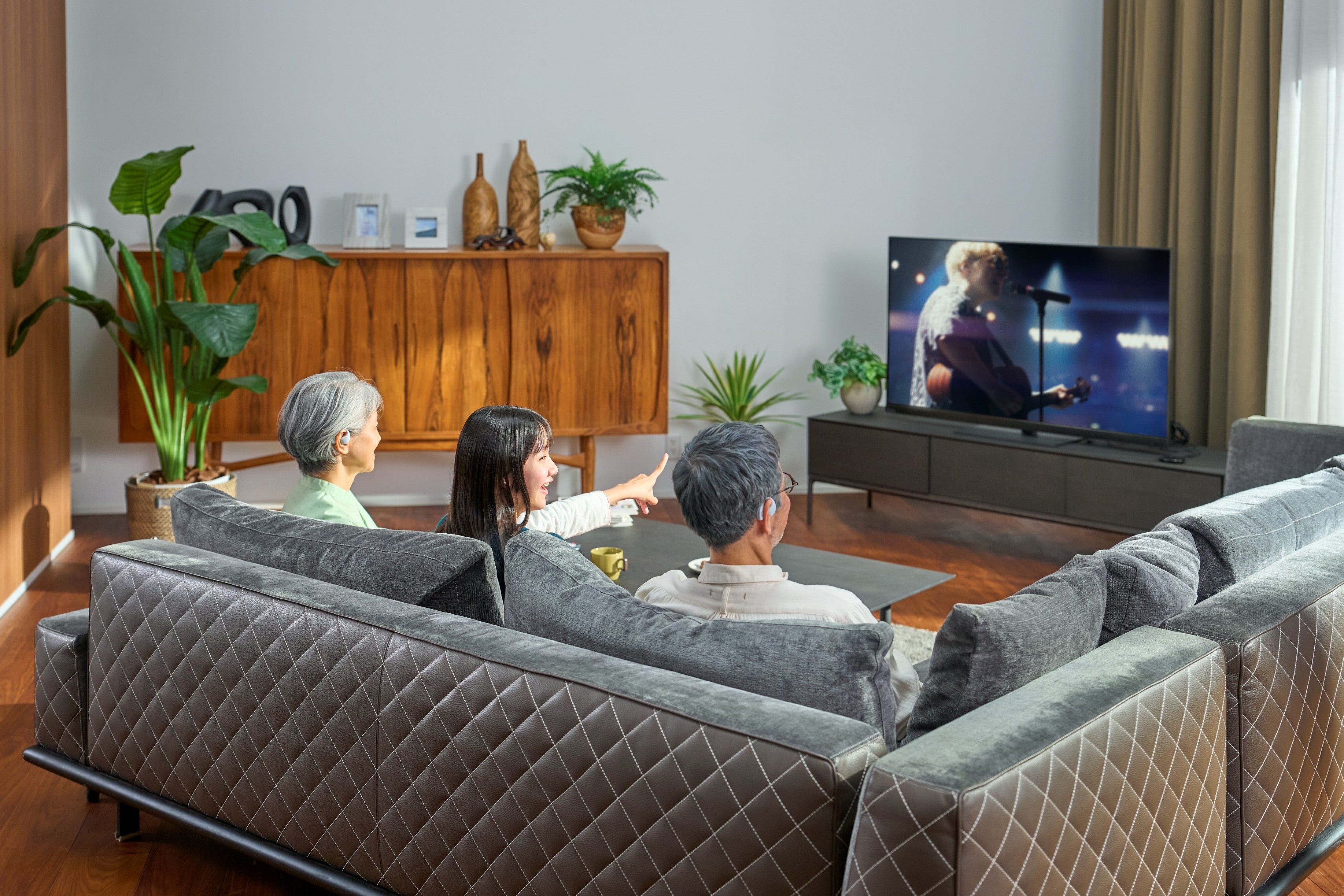 テレビ用Auracast™トランスミッター cocoe Linkの製品情報 | オープン